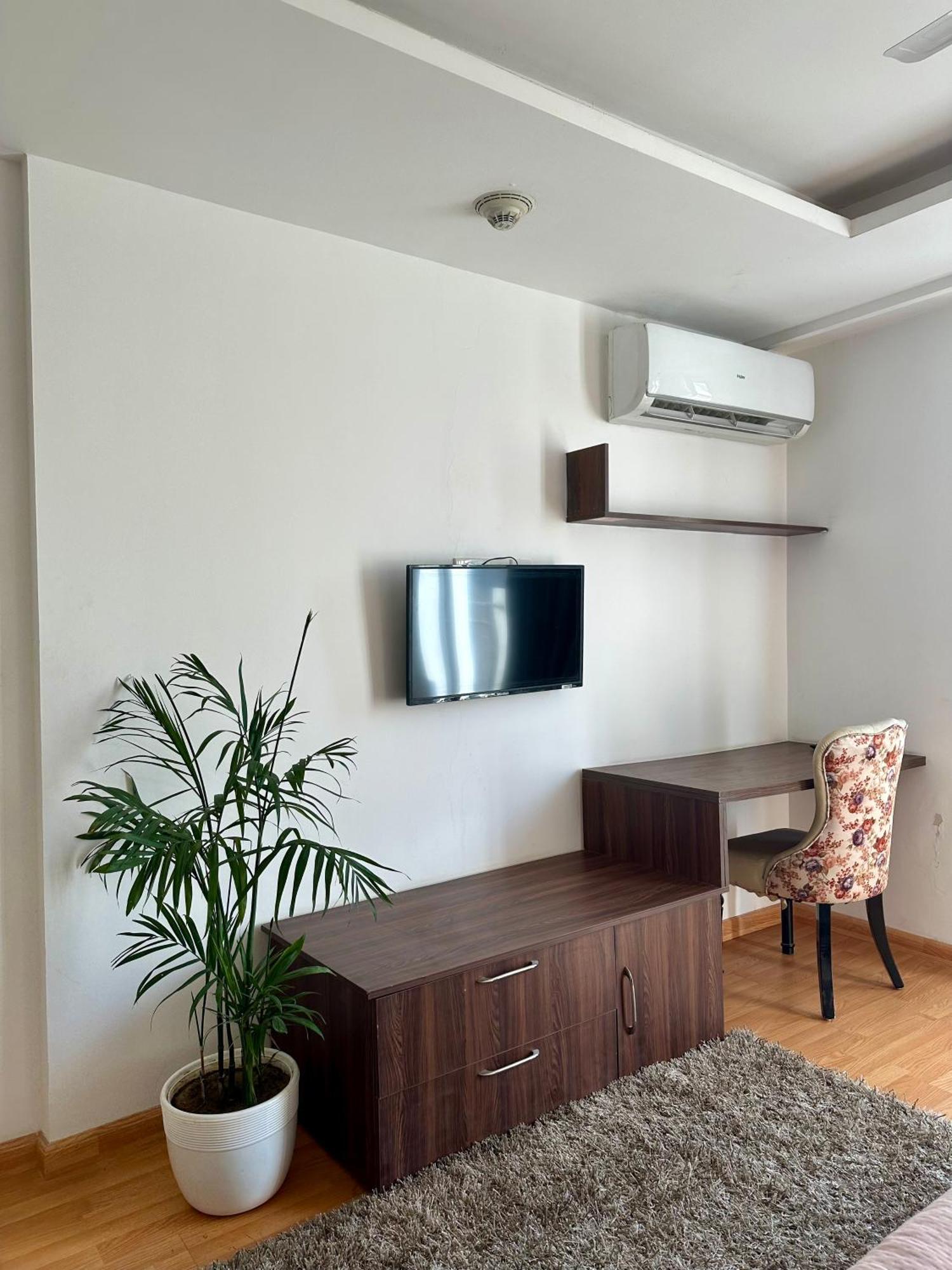 Flamingo Hotel Sector 67 I Studio Rooms I غورغاون المظهر الخارجي الصورة