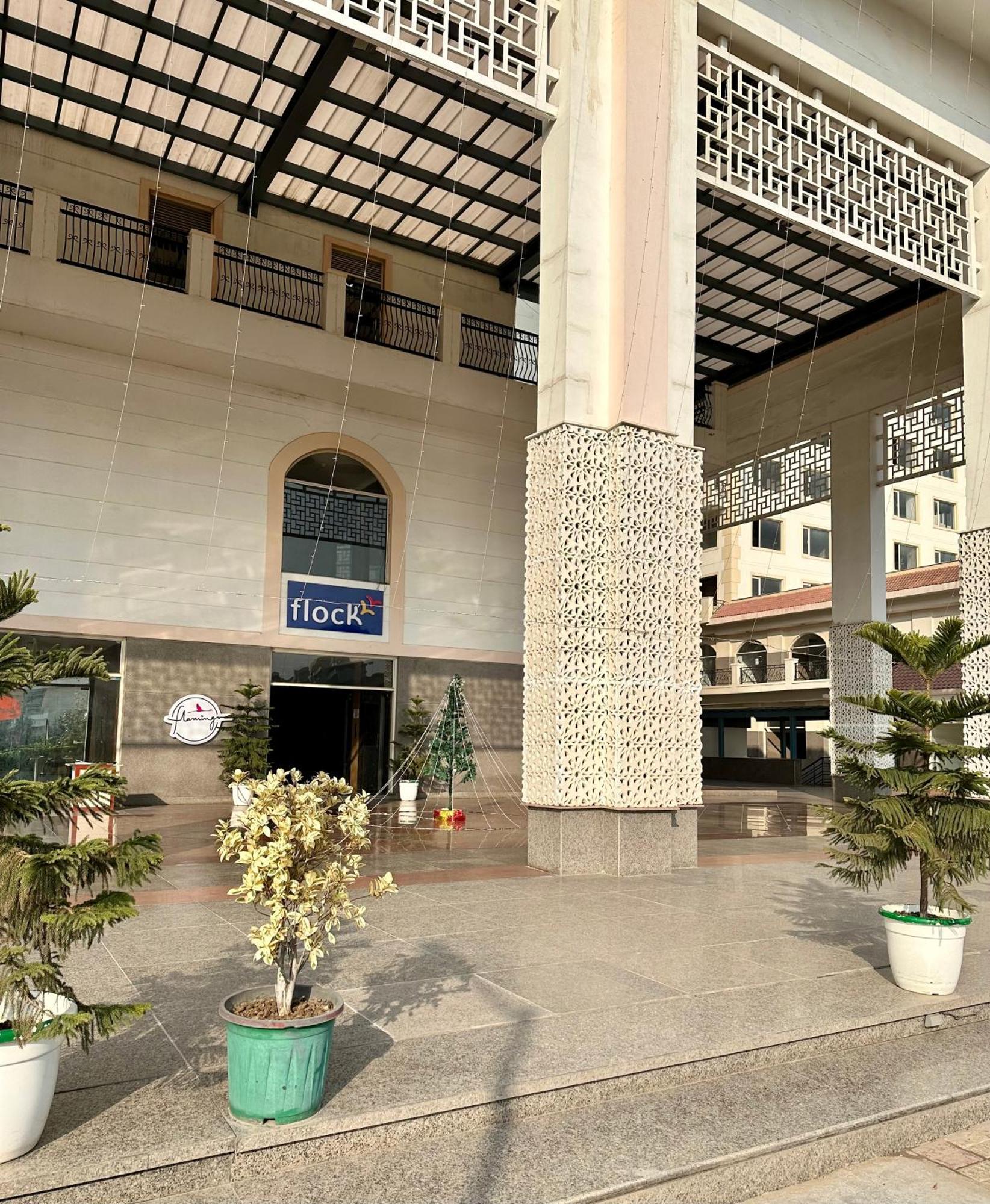 Flamingo Hotel Sector 67 I Studio Rooms I غورغاون المظهر الخارجي الصورة