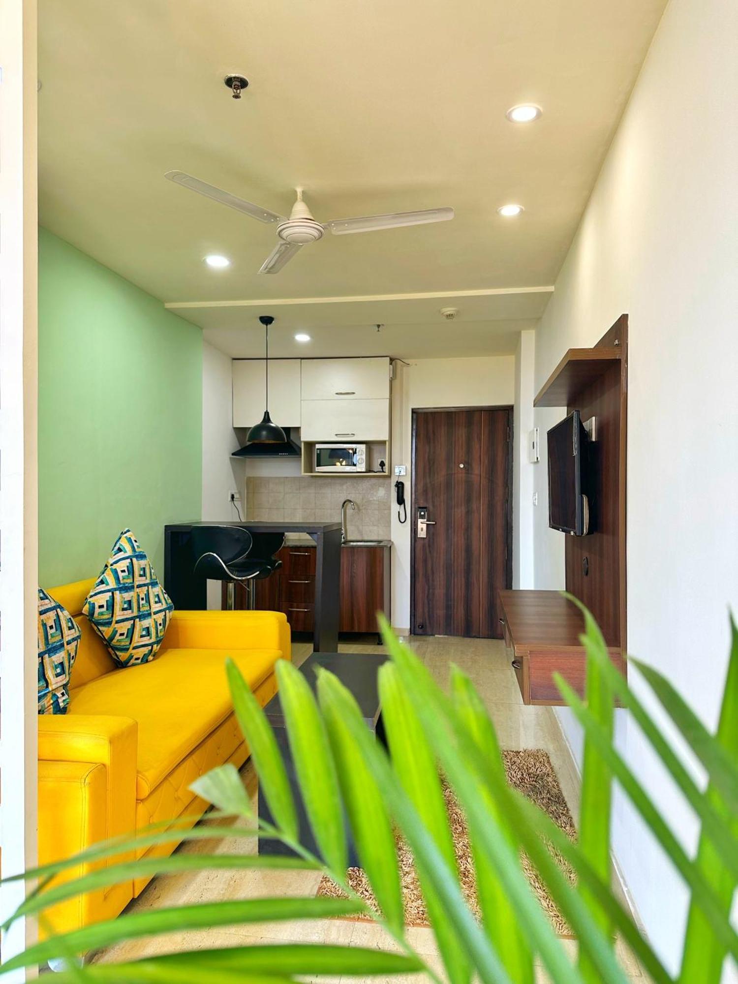 Flamingo Hotel Sector 67 I Studio Rooms I غورغاون المظهر الخارجي الصورة